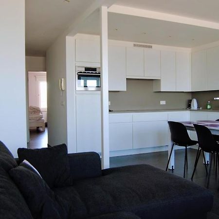 Modern Appartement Op De Zeedijk Met 2 Slaapkamers Te Oostende エクステリア 写真